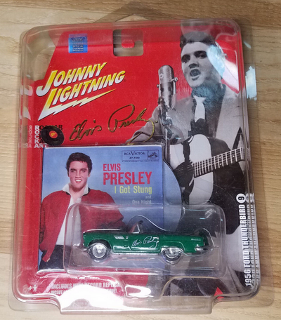 Johnny Lightning - Elvis Presley - 9 - 1956 Ford Thunderbird